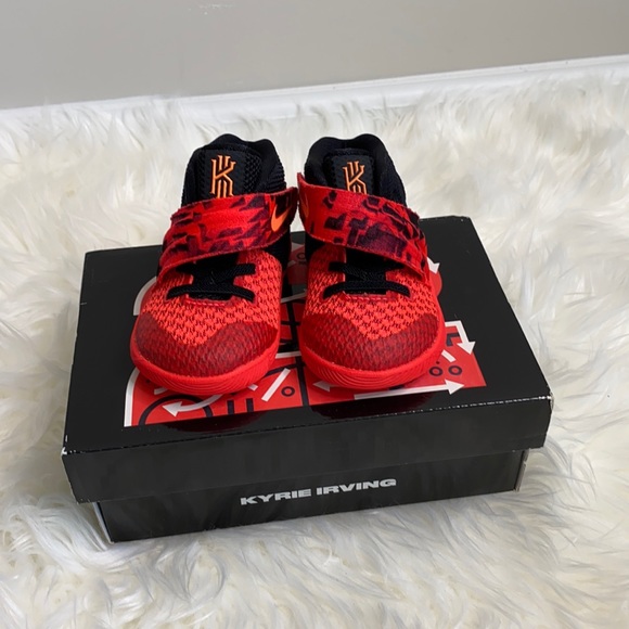 Nike Other - Nike Kyrie Irving Sneakers sz 4C